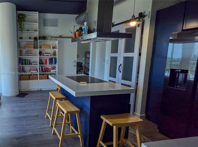 10 SW South River Dr 1704, Miami, FL 33130