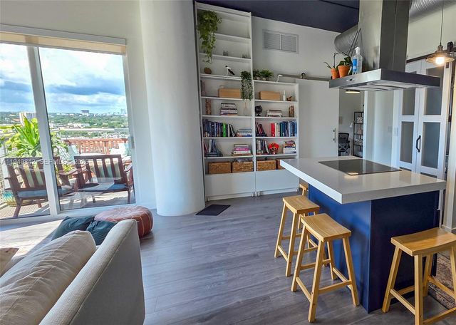 10 SW South River Dr 1704, Miami, FL 33130