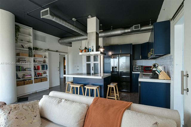 10 SW South River Dr 1704, Miami, FL 33130