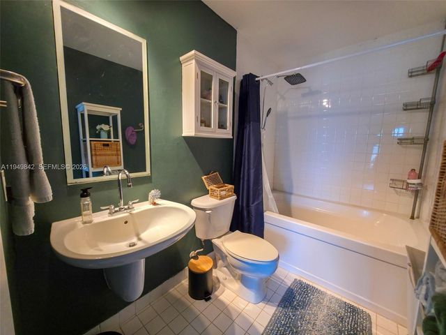 10 SW South River Dr 1704, Miami, FL 33130