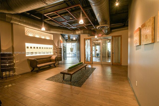 10 SW South River Dr 1704, Miami, FL 33130