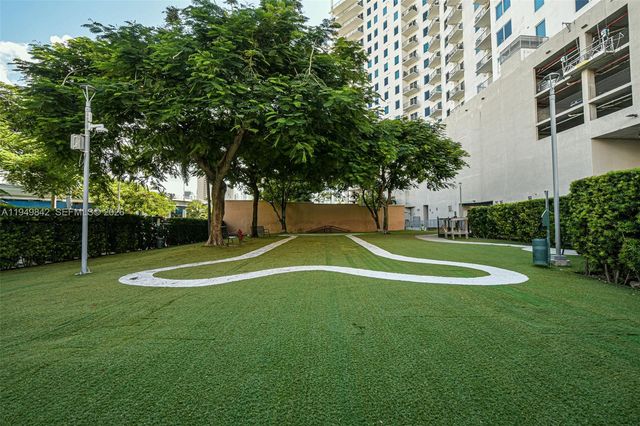 10 SW South River Dr 1704, Miami, FL 33130