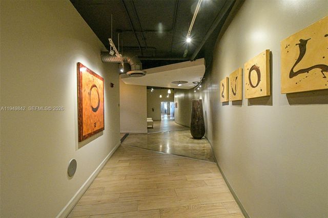 10 SW South River Dr 1704, Miami, FL 33130