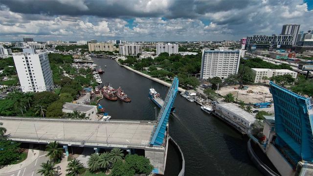 10 SW South River Dr 1704, Miami, FL 33130