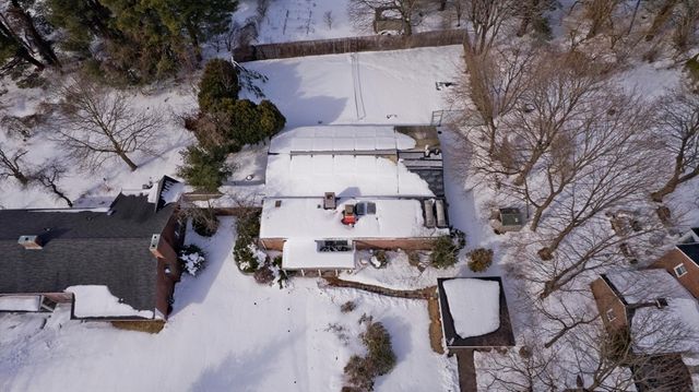 77 Central Park Dr, Holyoke, MA 01040