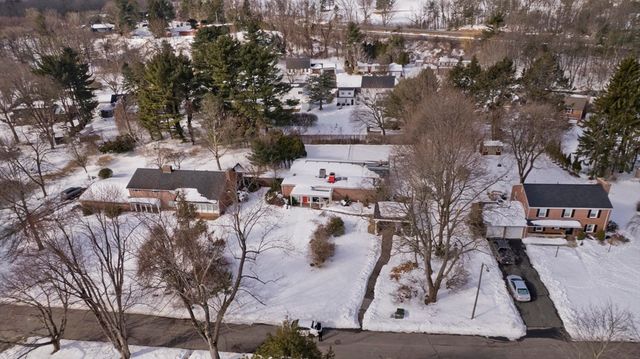 77 Central Park Dr, Holyoke, MA 01040