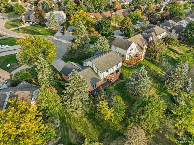 2142 Kennedy Drive, Rochester Hills, MI 48309