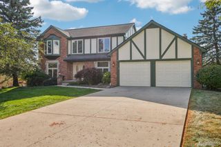 2142 Kennedy Drive, Rochester Hills, MI 48309