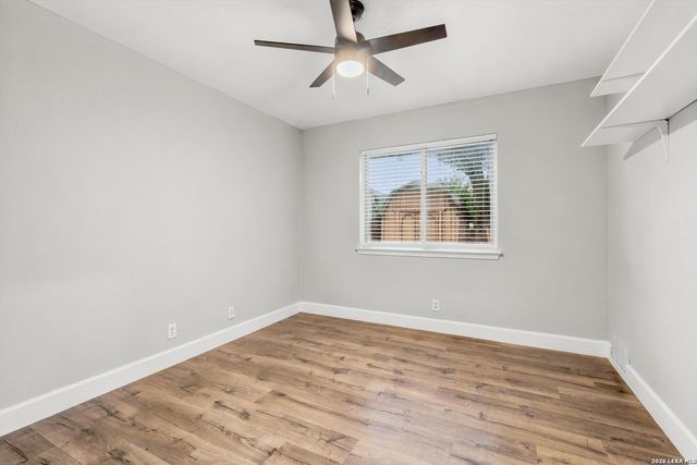 11302 FOREST SMT, Live Oak, TX 78233