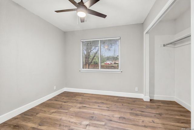 11302 FOREST SMT, Live Oak, TX 78233