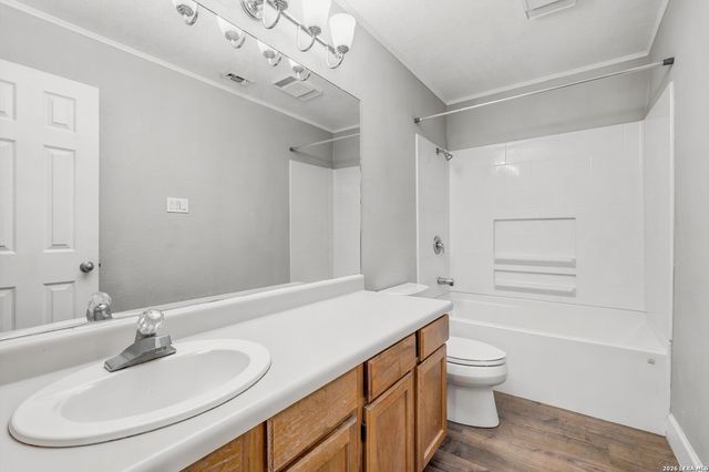11302 FOREST SMT, Live Oak, TX 78233