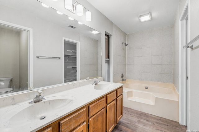 11302 FOREST SMT, Live Oak, TX 78233