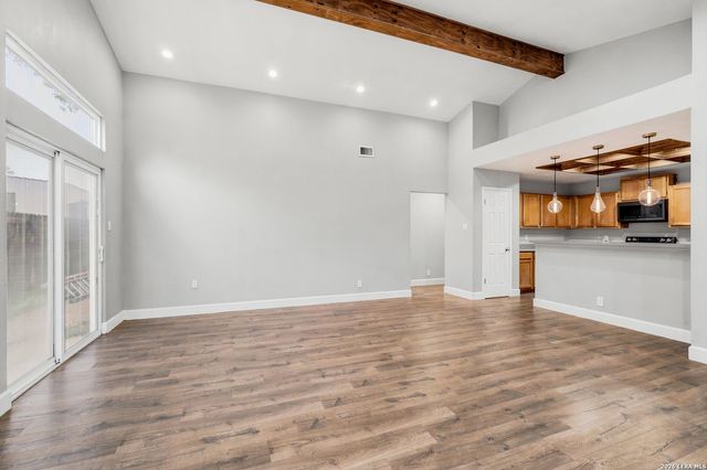 11302 FOREST SMT, Live Oak, TX 78233