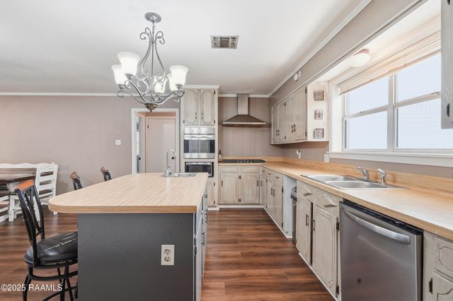 209 Sandager Avenue, Jeanerette, LA 70544