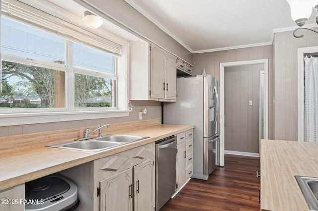 209 Sandager Avenue, Jeanerette, LA 70544