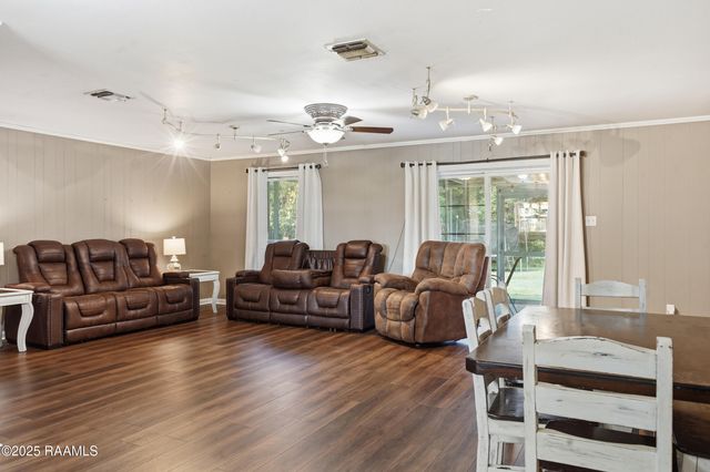 209 Sandager Avenue, Jeanerette, LA 70544