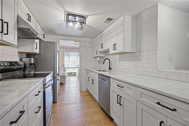 27 Ivy Ridge NE, Atlanta, GA 30342