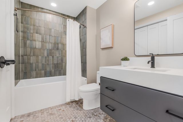 70 Leo Birmingham Parkway U504, Boston, MA 02135