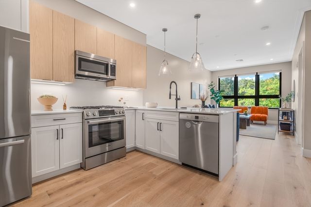 70 Leo Birmingham Parkway U504, Boston, MA 02135