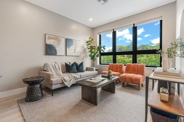 70 Leo Birmingham Parkway U504, Boston, MA 02135