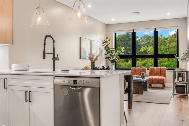 70 Leo Birmingham Parkway U504, Boston, MA 02135