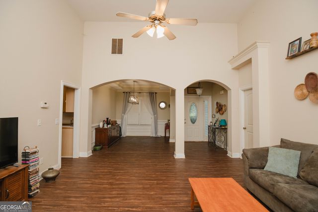 121 E Woodland Manor, Temple, GA 30179