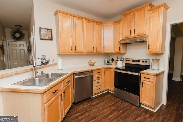 121 E Woodland Manor, Temple, GA 30179