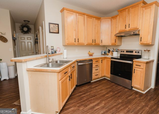 121 E Woodland Manor, Temple, GA 30179