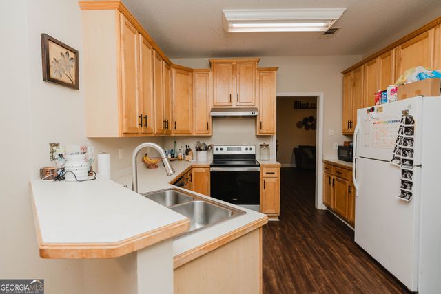 121 E Woodland Manor, Temple, GA 30179