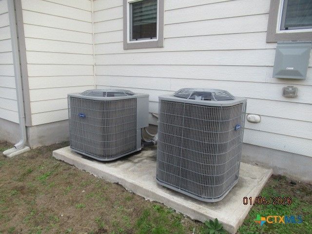 195 Azure Cove, Kyle, TX 78640