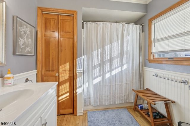 933 Mccandless Pl, Linden City, NJ 07036