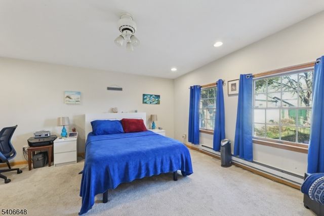 933 Mccandless Pl, Linden City, NJ 07036