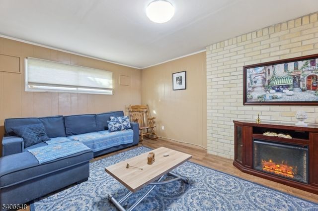 933 Mccandless Pl, Linden City, NJ 07036