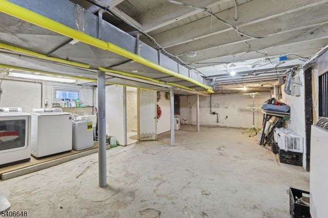 933 Mccandless Pl, Linden City, NJ 07036