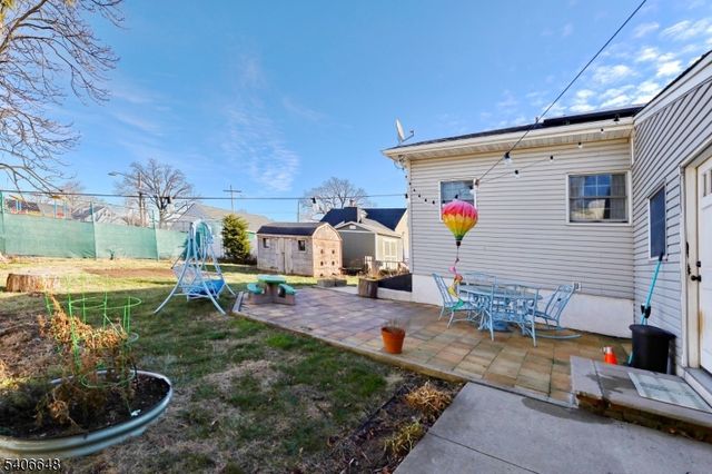 933 Mccandless Pl, Linden City, NJ 07036