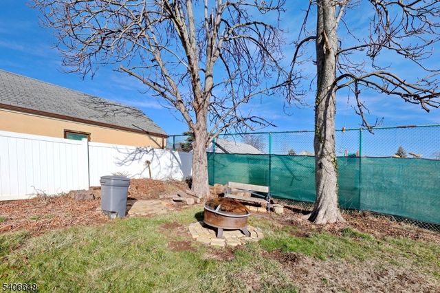 933 Mccandless Pl, Linden City, NJ 07036