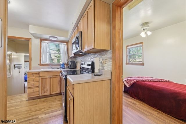 933 Mccandless Pl, Linden City, NJ 07036