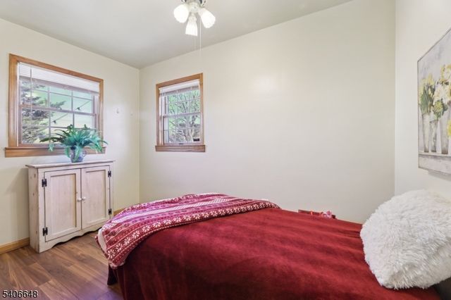 933 Mccandless Pl, Linden City, NJ 07036