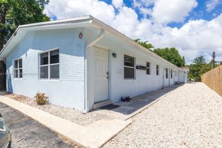 605 SW 14th Ter, Fort Lauderdale, FL 33312