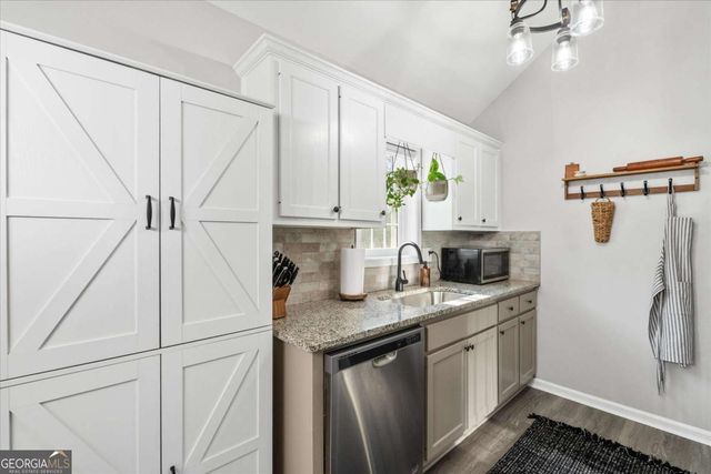 25 Twin Branches SW Lane, Cartersville, GA 30120