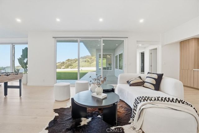 2717 N Mountain Avenue, Claremont, CA 91711