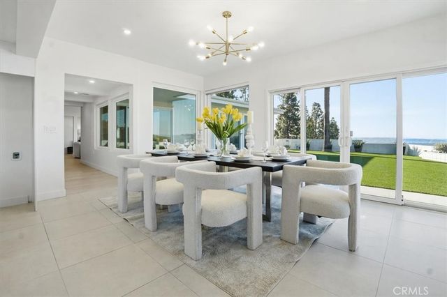 2717 N Mountain Avenue, Claremont, CA 91711