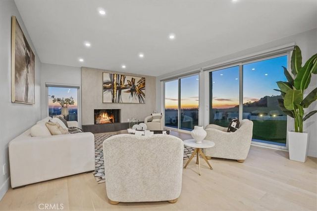 2717 N Mountain Avenue, Claremont, CA 91711