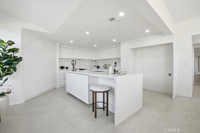 2717 N Mountain Avenue, Claremont, CA 91711