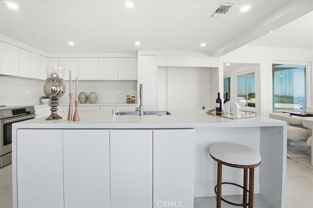 2717 N Mountain Avenue, Claremont, CA 91711