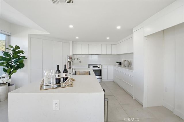 2717 N Mountain Avenue, Claremont, CA 91711