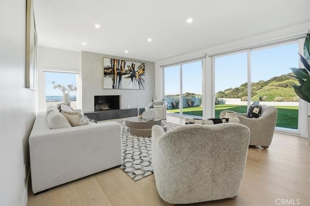 2717 N Mountain Avenue, Claremont, CA 91711