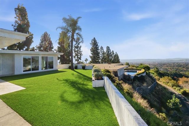 2717 N Mountain Avenue, Claremont, CA 91711