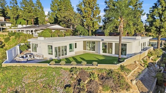 2717 N Mountain Avenue, Claremont, CA 91711