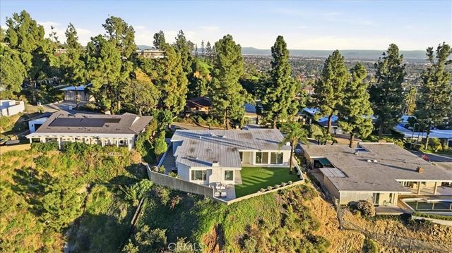 2717 N Mountain Avenue, Claremont, CA 91711